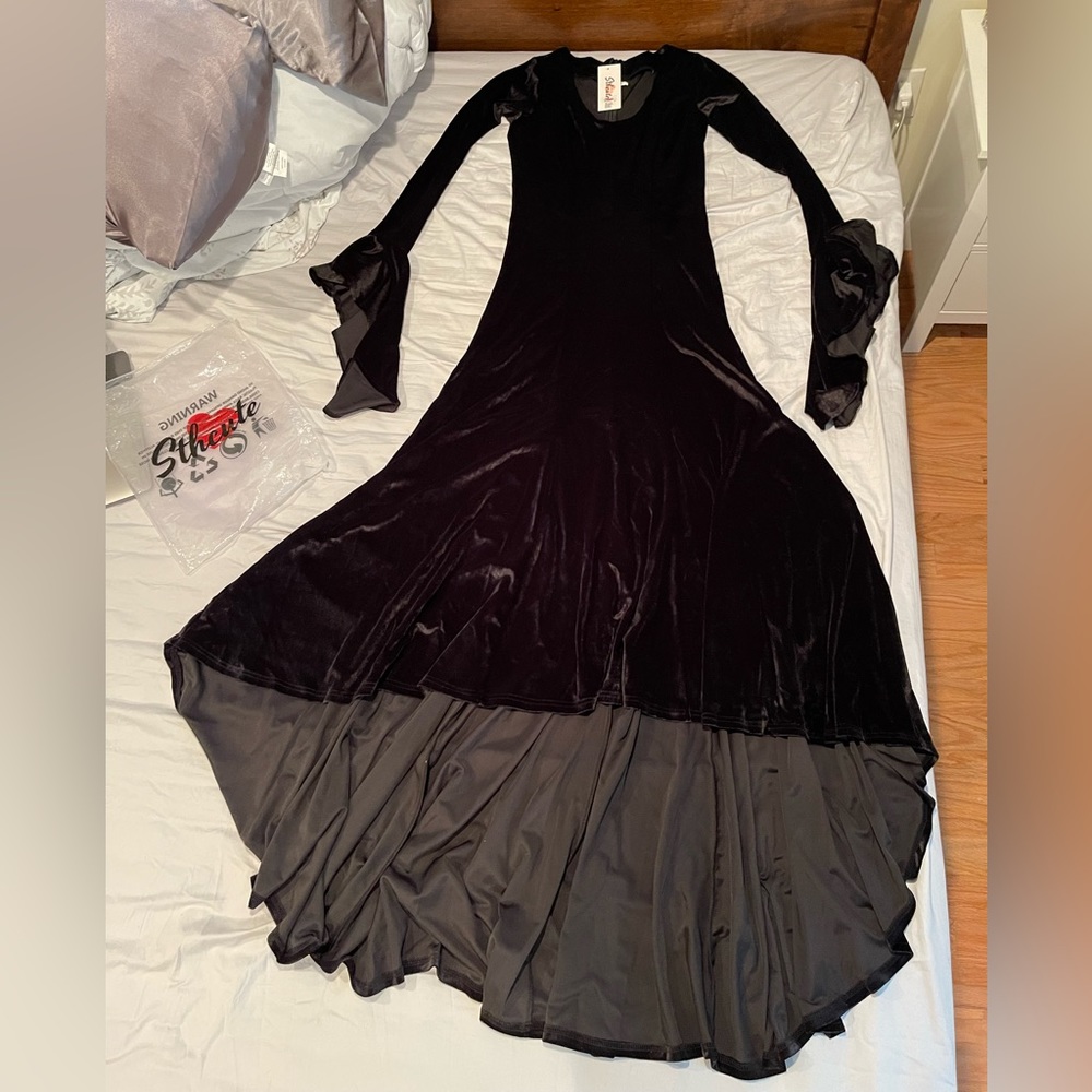 Morticia Halloween Costume